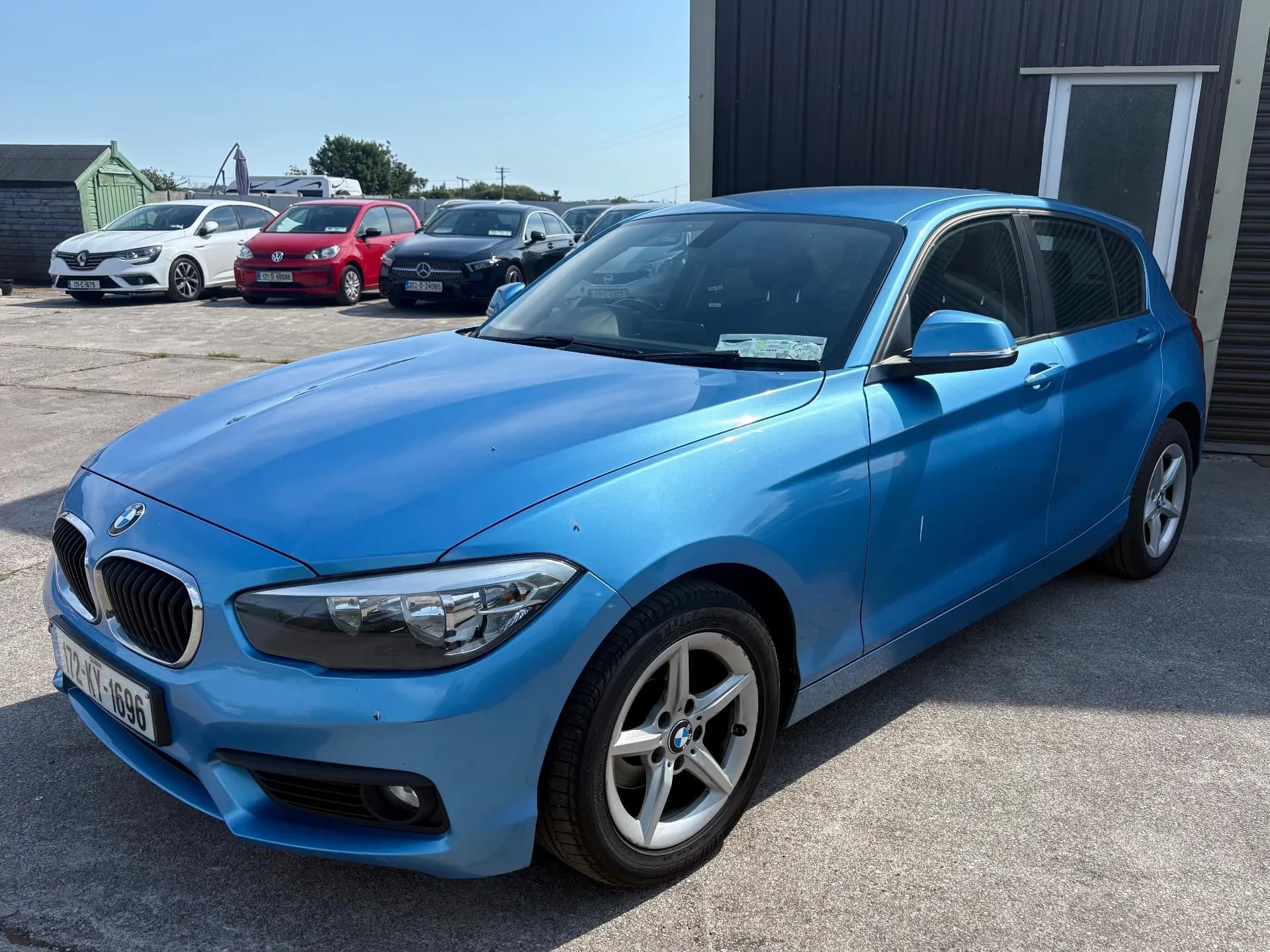 2017 BMW 118 photo 1