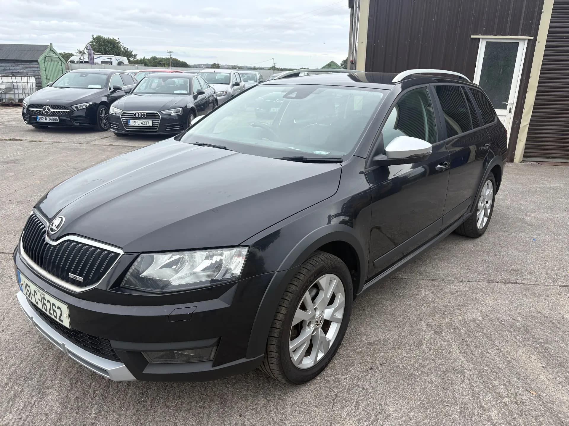 2015 SKODA OCTAVIA photo 1